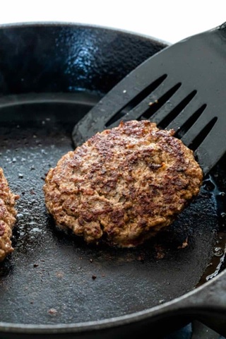 How to Cook a Burger Patty Using the Stovetop
