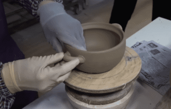 How clay pots are made