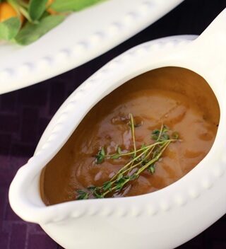 How to Make Gravy from Turkey Drippings